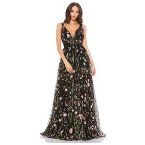 Mac Duggal 12282 Black Floral Embroidered Gown Size 10 NEW